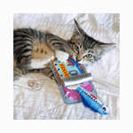 KONG Cat Crackles Sardines kattelegetøj med sardine, elastiksnor, katteurt og lyd
