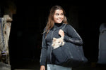 Quiltet hundetaske fra CATAGO med teddy fleecefor by Catago
